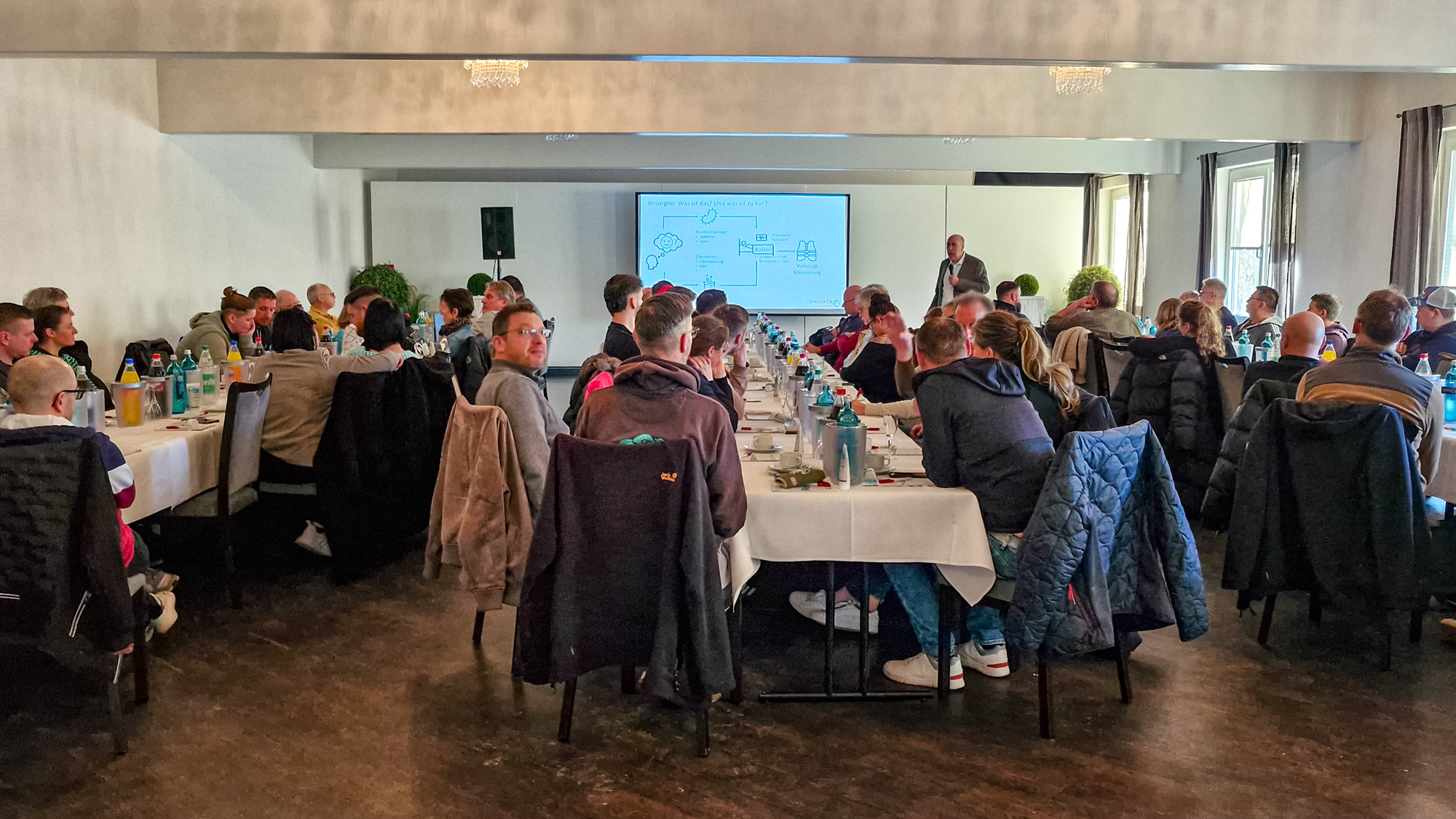 Forum für Kontakte und Synergien - Seminar zur Wasseraufbereitung und Schwimmbadtechnik bei Goldbeck in Salzgitter